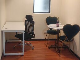 Cobot Suites Marcus Garden