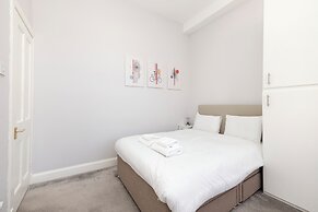 Elegant 2-Bed Flat with Edinburgh Charm