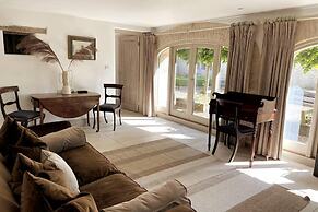Stunning 6 Bedroom Riverside Barn Cotswold Mill