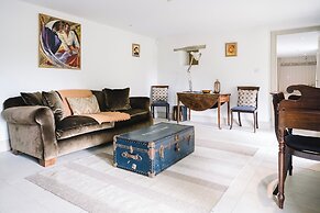 Stunning 6 Bedroom Riverside Barn Cotswold Mill