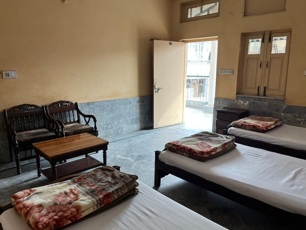 Qaiser Hotel