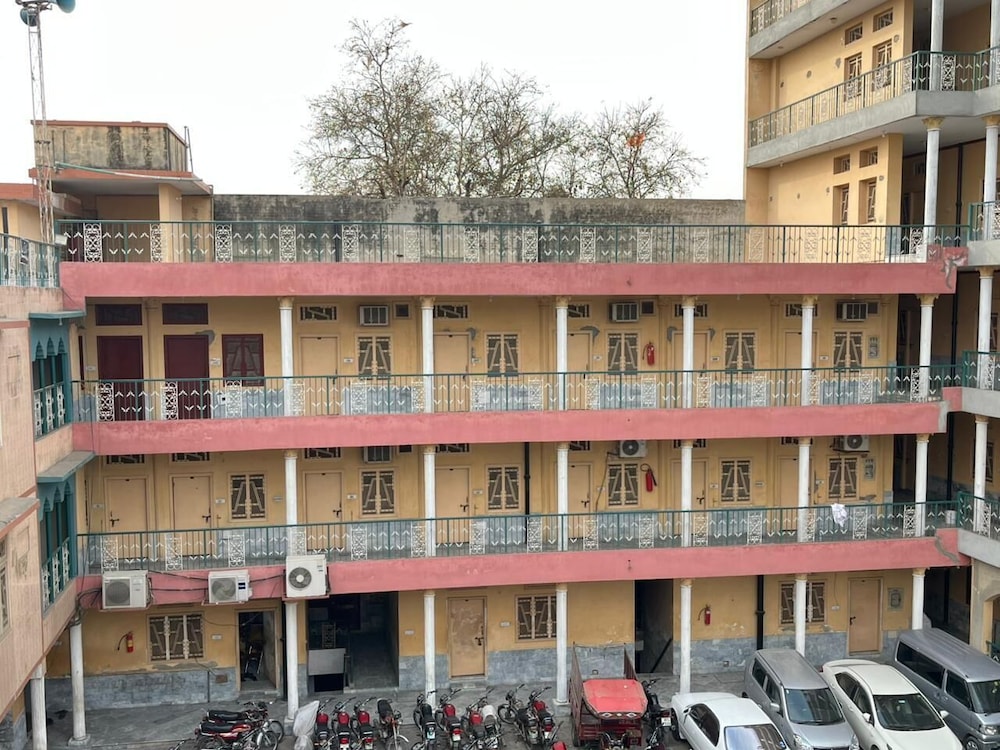 Qaiser Hotel