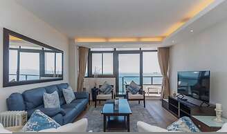 Secure One Bed Uninterrupted Ocean Views