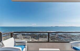 Secure One Bed Uninterrupted Ocean Views