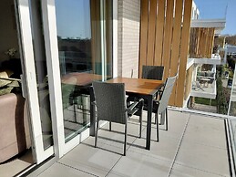 Luxury Apartment With Pool & Parking