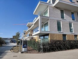 Luxury Apartment With Pool & Parking