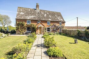 Cutbush Farmhouse