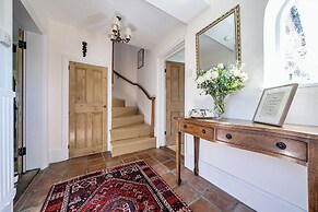 Cutbush Farmhouse