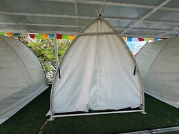 Kailash International Youth Hostel