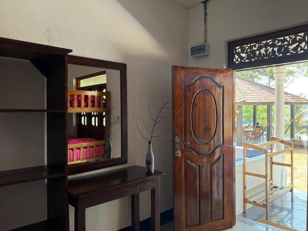 Kudah Bay Surf Hotel