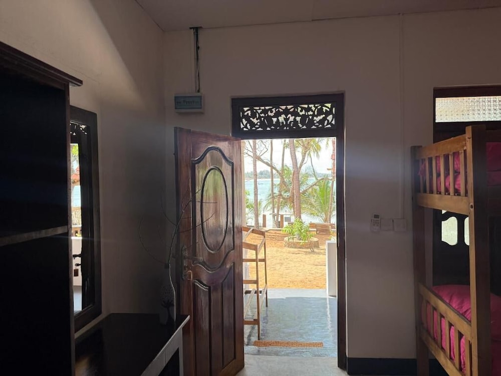 Kudah Bay Surf Hotel