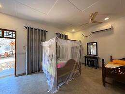 Kudah Bay Surf Hotel