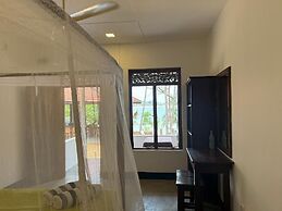 Kudah Bay Surf Hotel