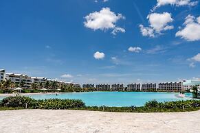 Tropical Escape! Breezy Lagoon + Pool Views