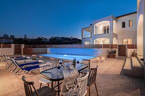 Villa Ocean Pool in Planos