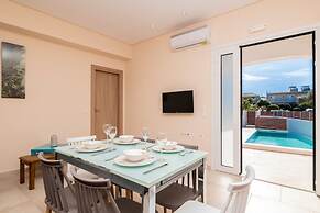 Villa Ocean Pool in Planos