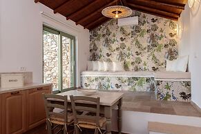 Evilia Beach Villa in Varvara