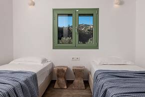 Evilia Beach Villa in Varvara