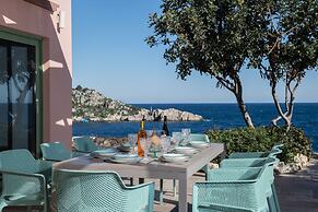 Evilia Beach Villa in Varvara