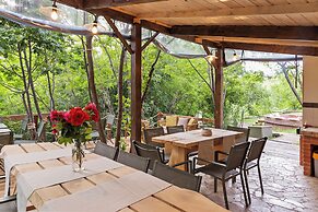 Arta Chalet - Nature Retreat