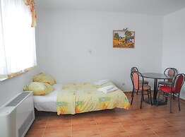 Golden Coast Villa Caska