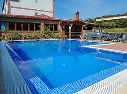 Golden Coast Villa Caska