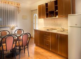 Golden Coast Villa Caska