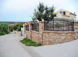 Golden Coast Villa Caska