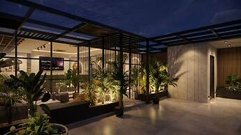 Liza Royale Hotel