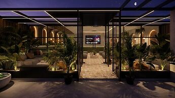 Liza Royale Hotel