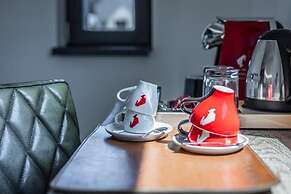 CHARM BOUTIQUE HOTEL