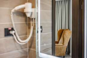 CHARM BOUTIQUE HOTEL