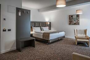 CHARM BOUTIQUE HOTEL