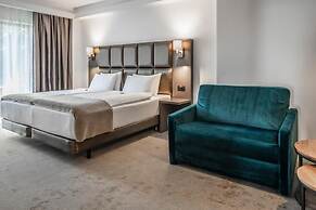 CHARM BOUTIQUE HOTEL