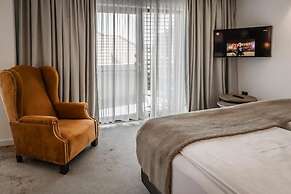 CHARM BOUTIQUE HOTEL