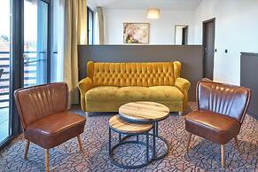 CHARM BOUTIQUE HOTEL