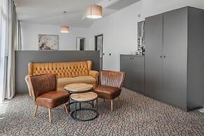 CHARM BOUTIQUE HOTEL