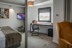 CHARM BOUTIQUE HOTEL