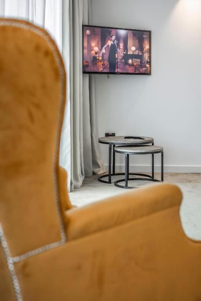 CHARM BOUTIQUE HOTEL