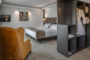 CHARM BOUTIQUE HOTEL