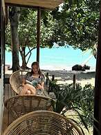 Baia beachfront boutique lodge