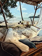 Baia beachfront boutique lodge