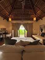 Baia beachfront boutique lodge