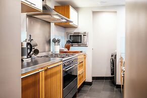Stunning 2BD Townhouse in Cheltenham