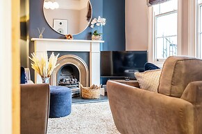 Stunning 2BD Townhouse in Cheltenham
