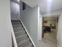 Luxurious Home Away From Home With AC