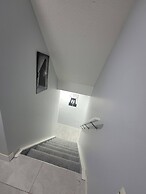 Luxurious Home Away From Home With AC