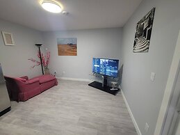 Luxurious Home Away From Home With AC