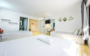 C Hotel Managed by H Hospitality