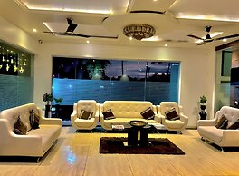 THE HOTEL RELAX